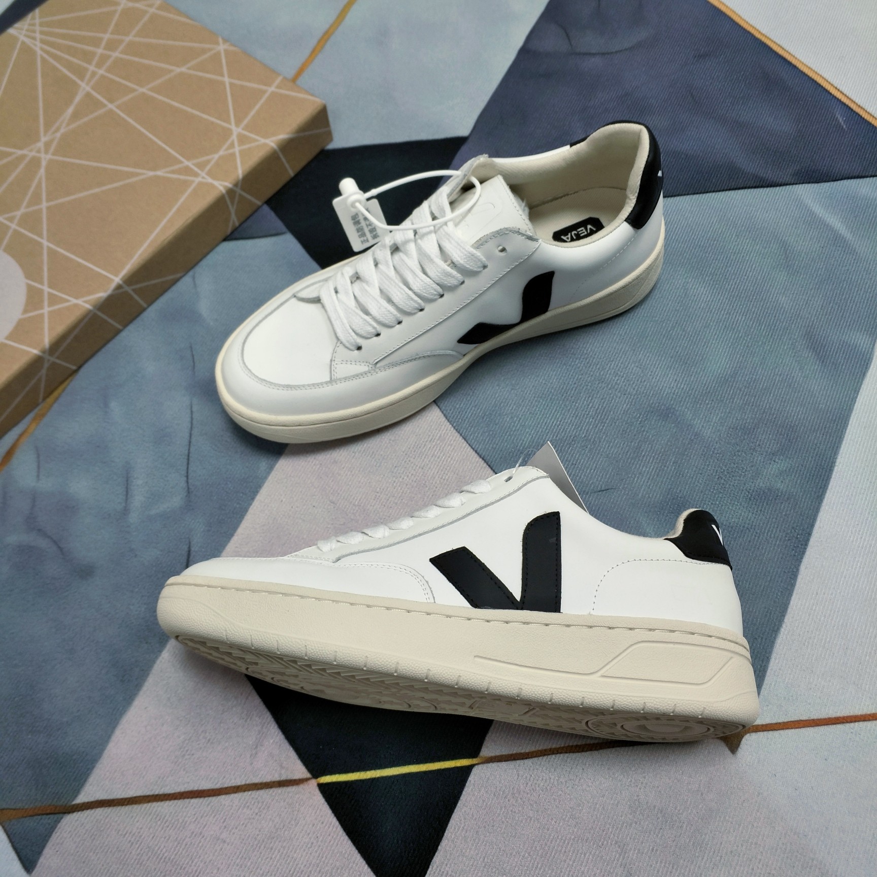 J353G VEJA Shoes $65 gallery