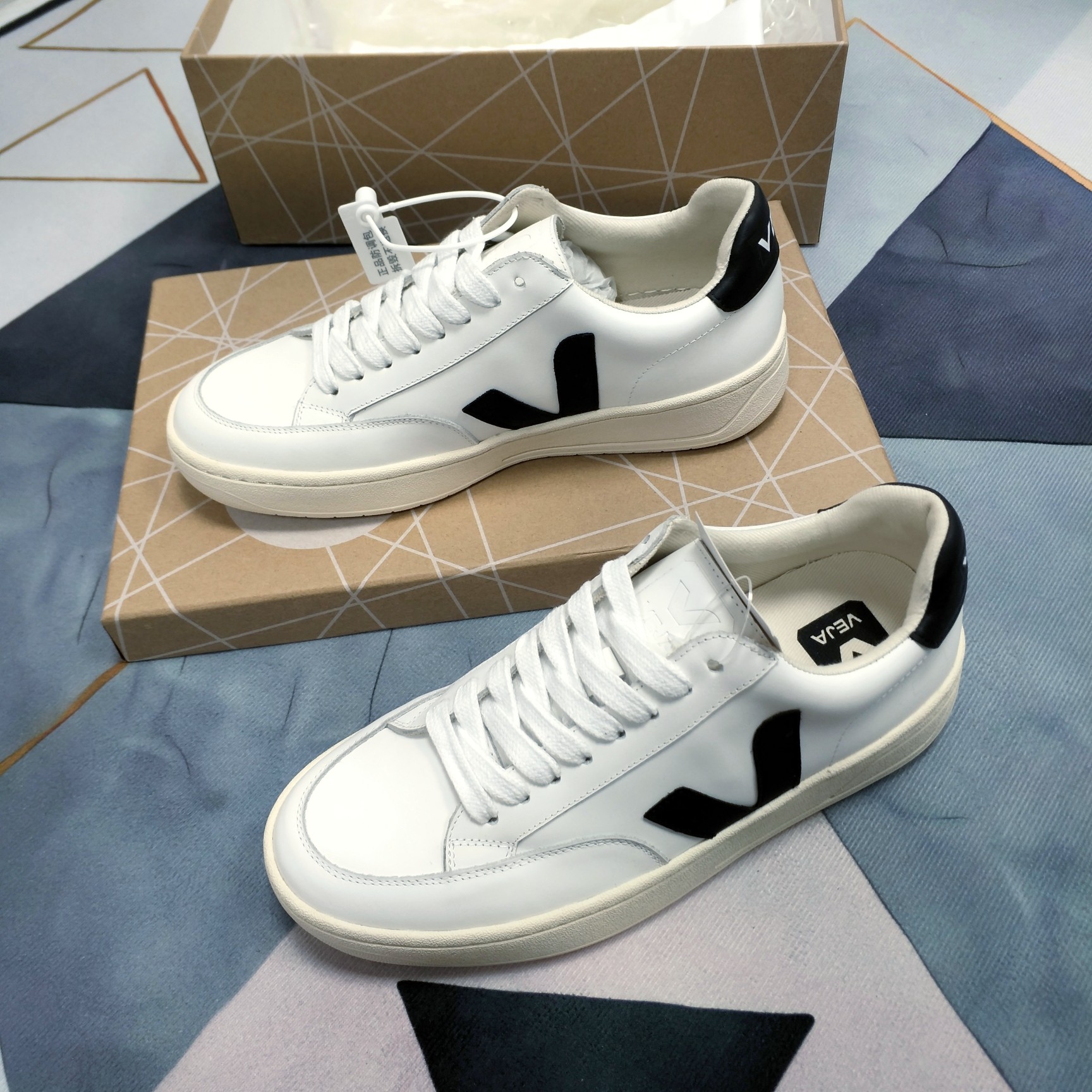 J353G VEJA Shoes $65 gallery