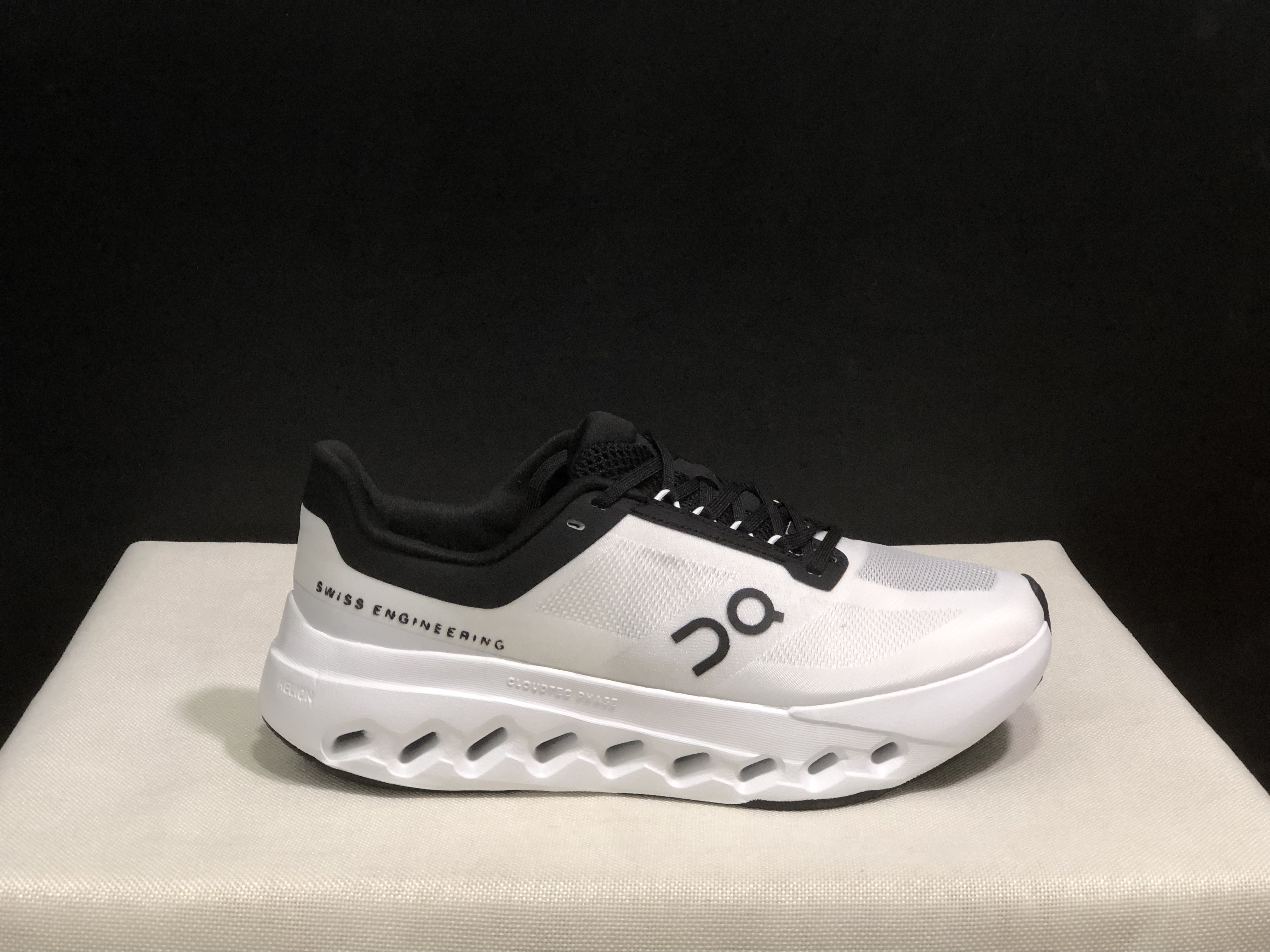 PT024 ON Cloudsurfer Next 55$ gallery