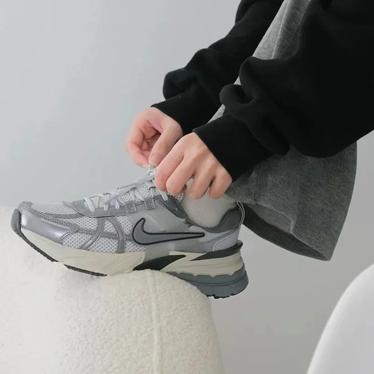 PT026 NIKE V2K Runtekk 48$ gallery