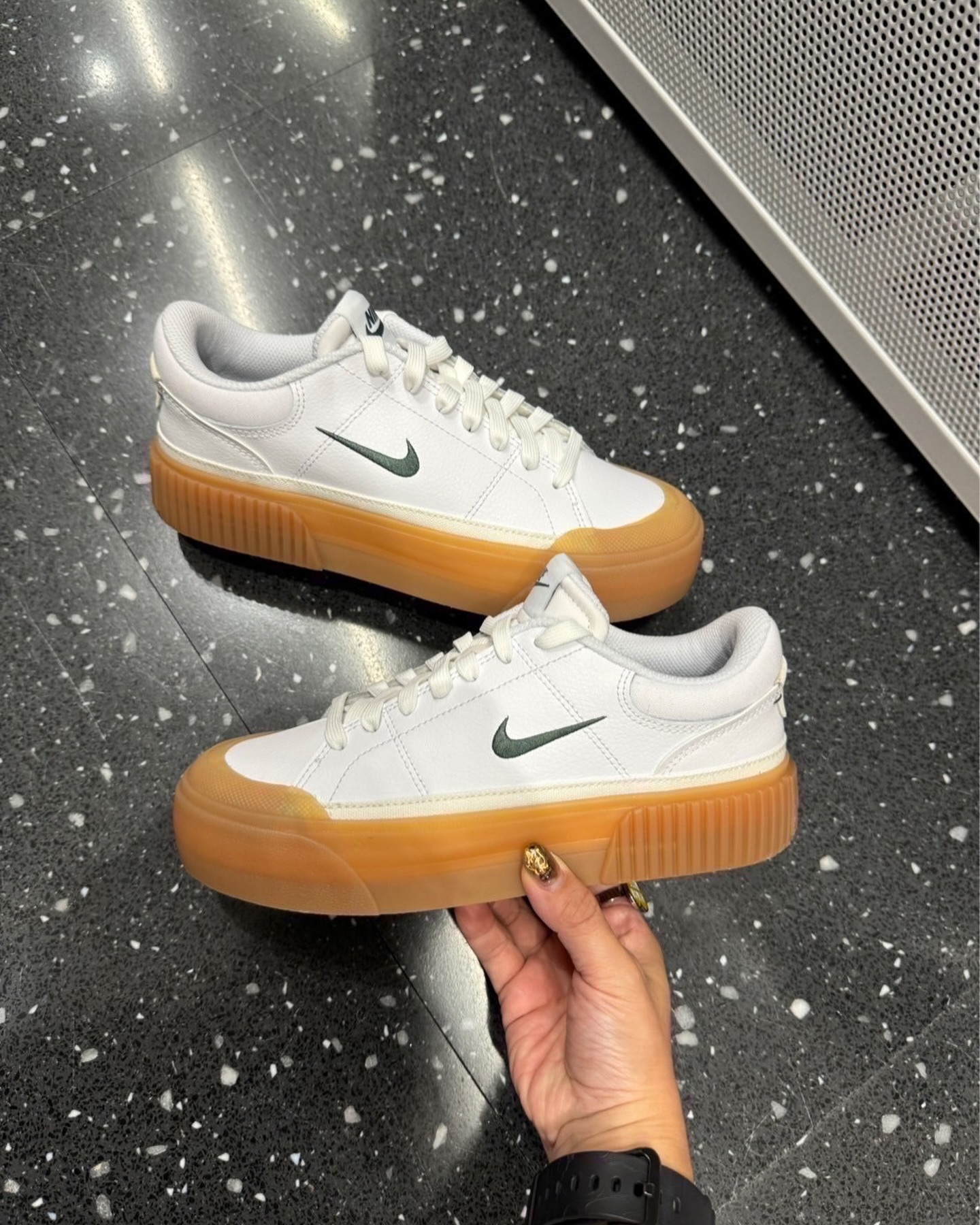 PT033 Nike Court Legacy Lift 49$ gallery