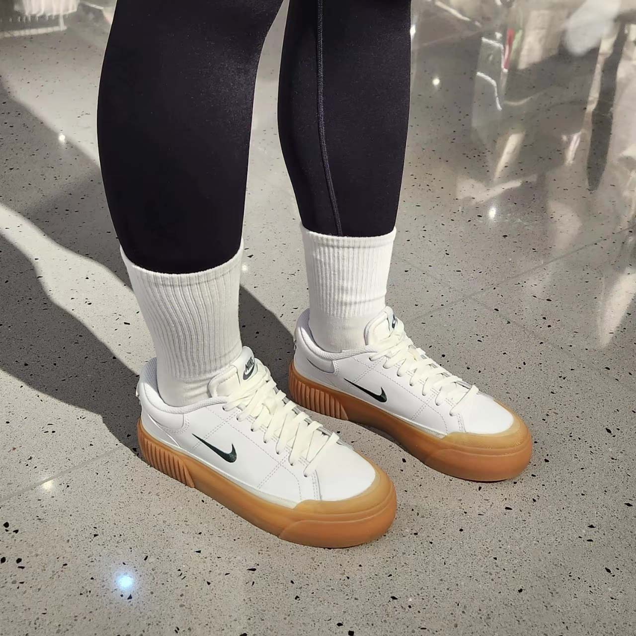 PT033 Nike Court Legacy Lift 49$ gallery