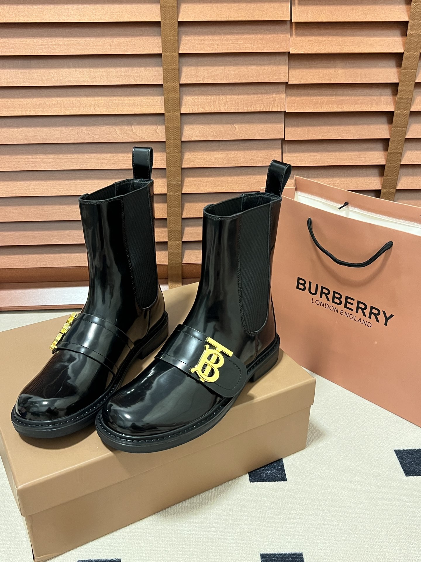 S35Q Burberry boots 49.9$ gallery