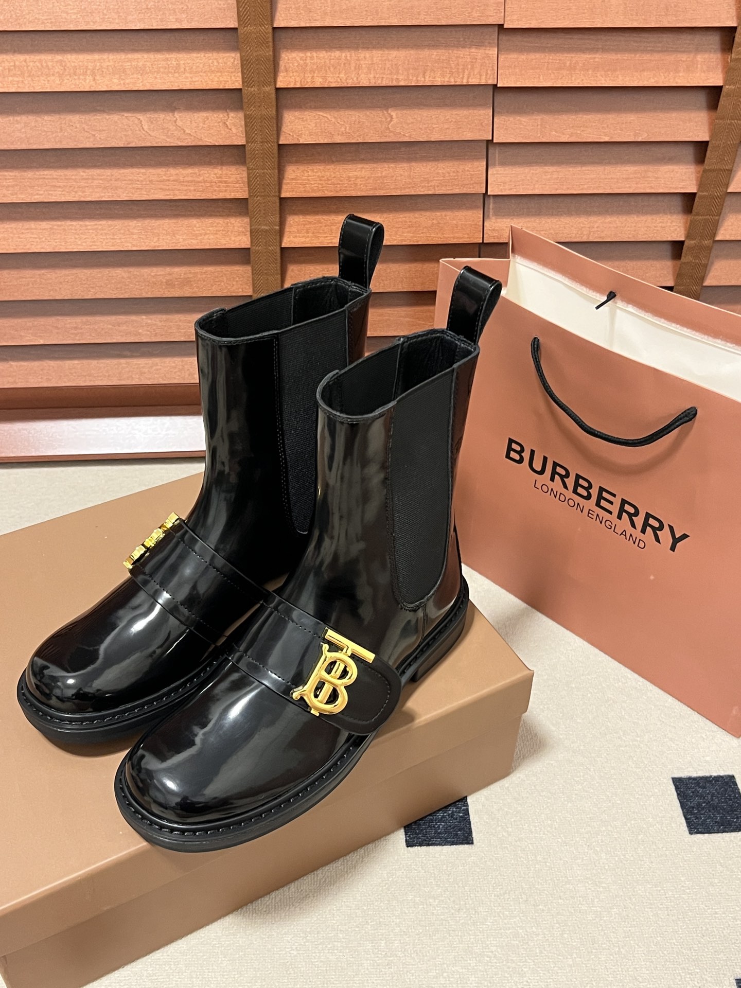 S35Q Burberry boots 49.9$ gallery