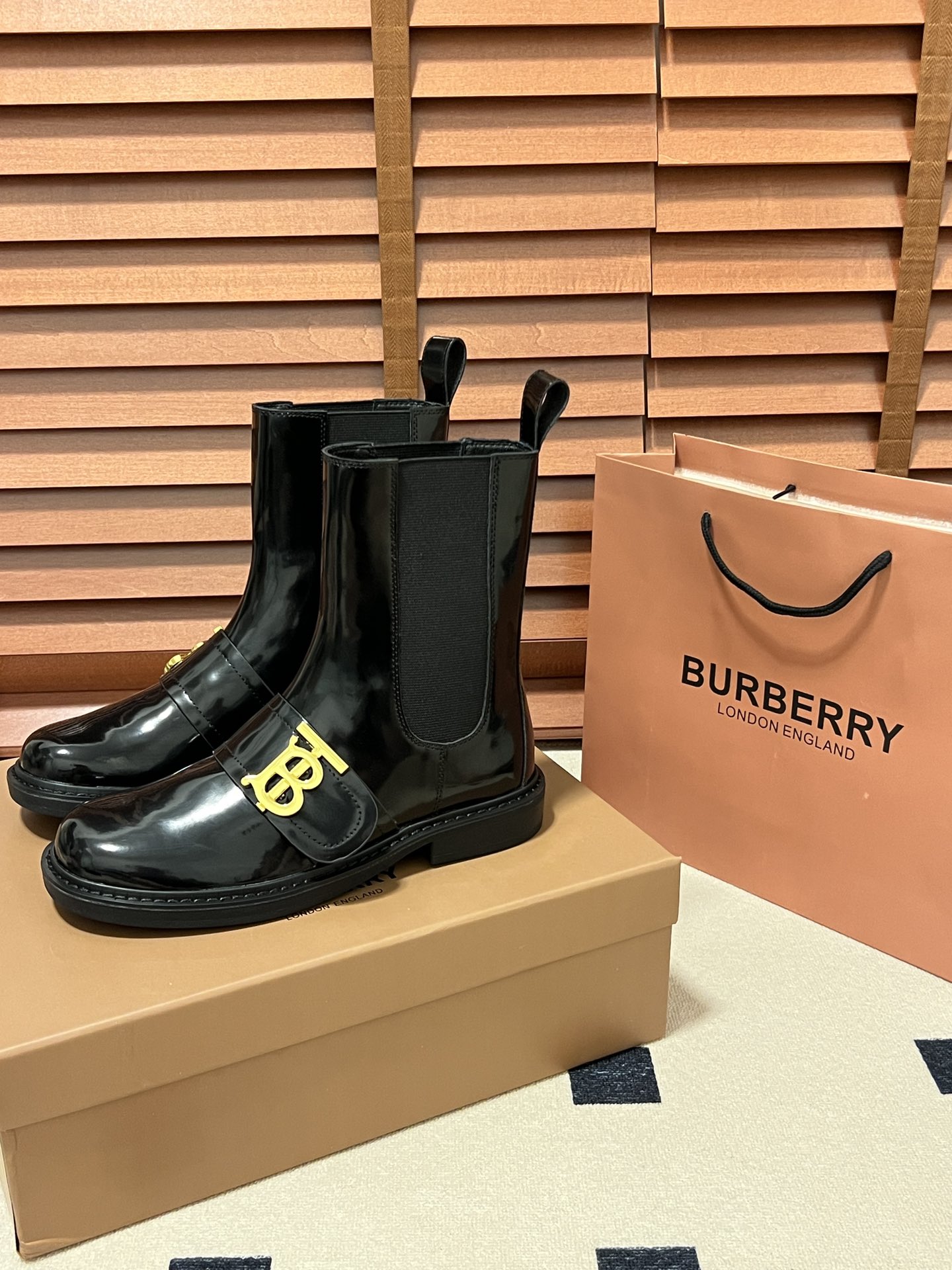 S35Q Burberry boots 49.9$ gallery