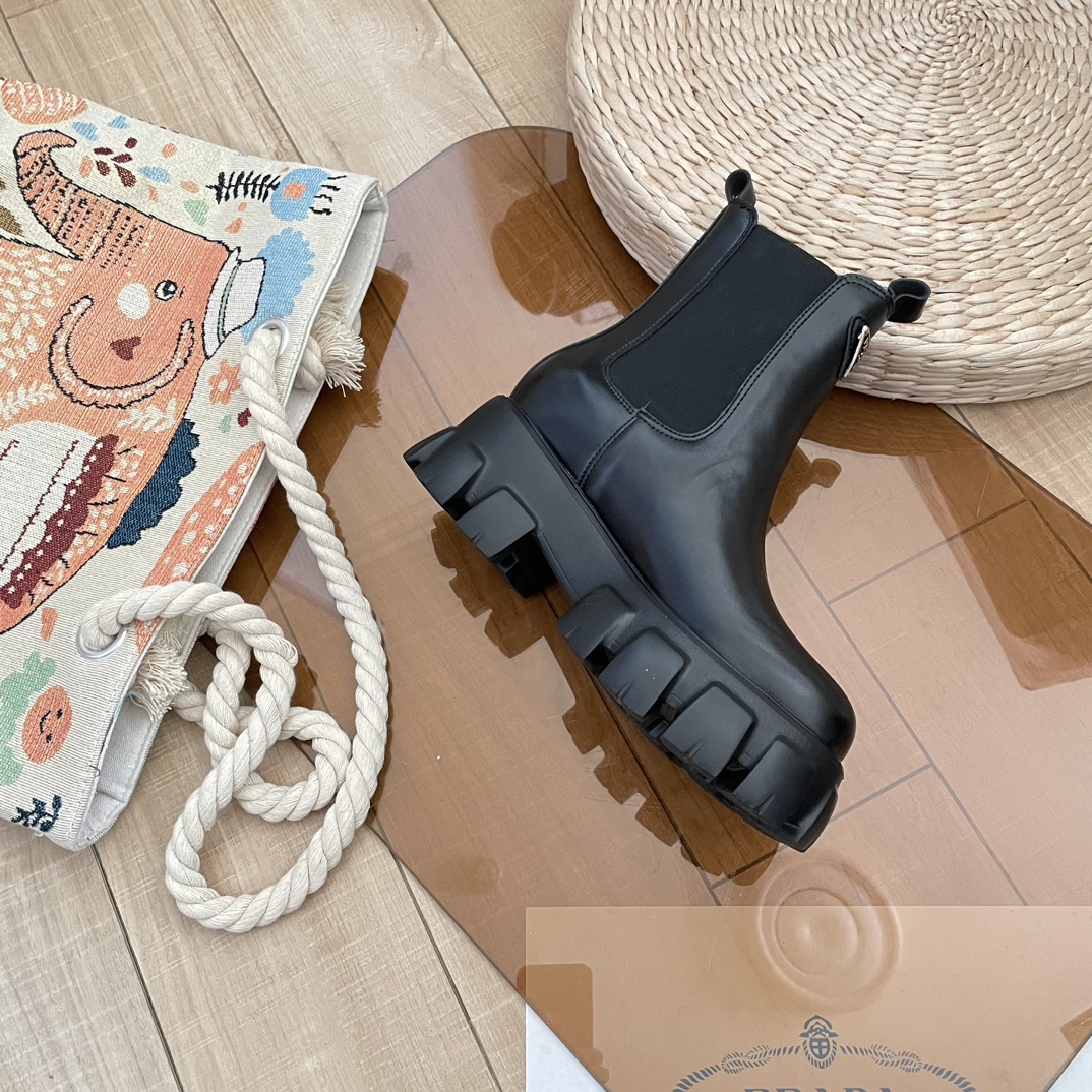 S36Q Prada boots 52$ gallery