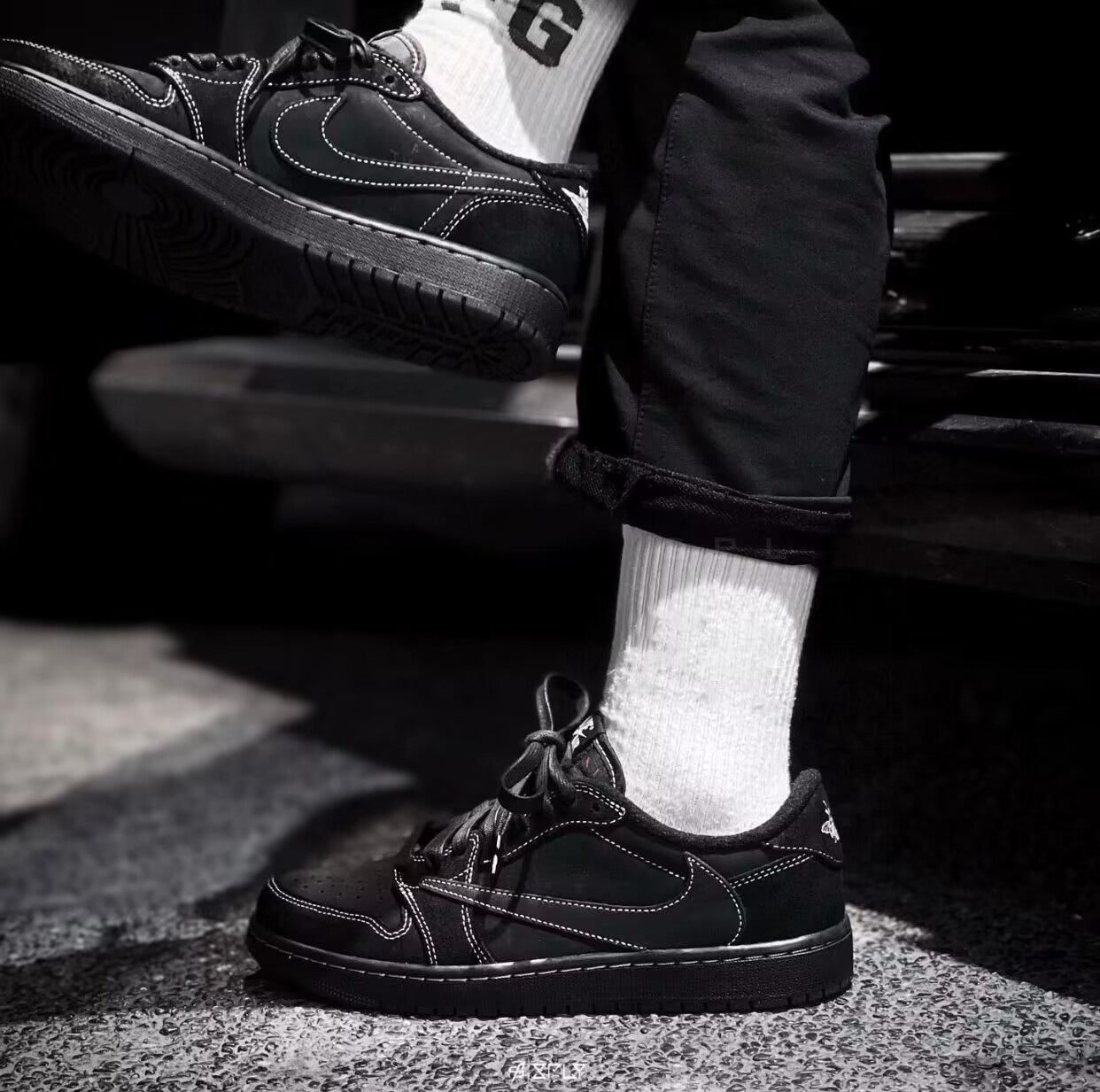 TOP  Nike Air Jordan 1 $55 gallery