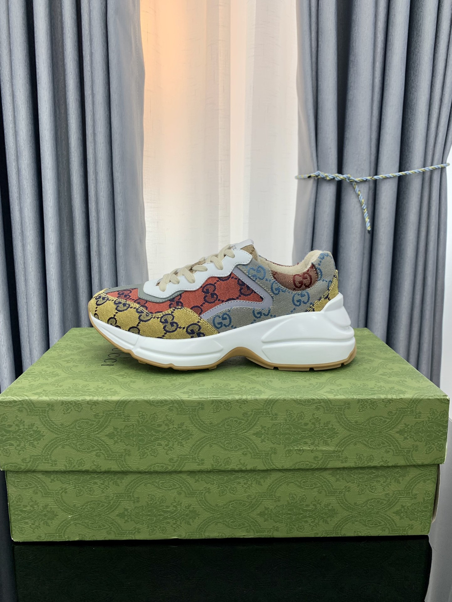 V114P GUCCI Shoes $55 gallery