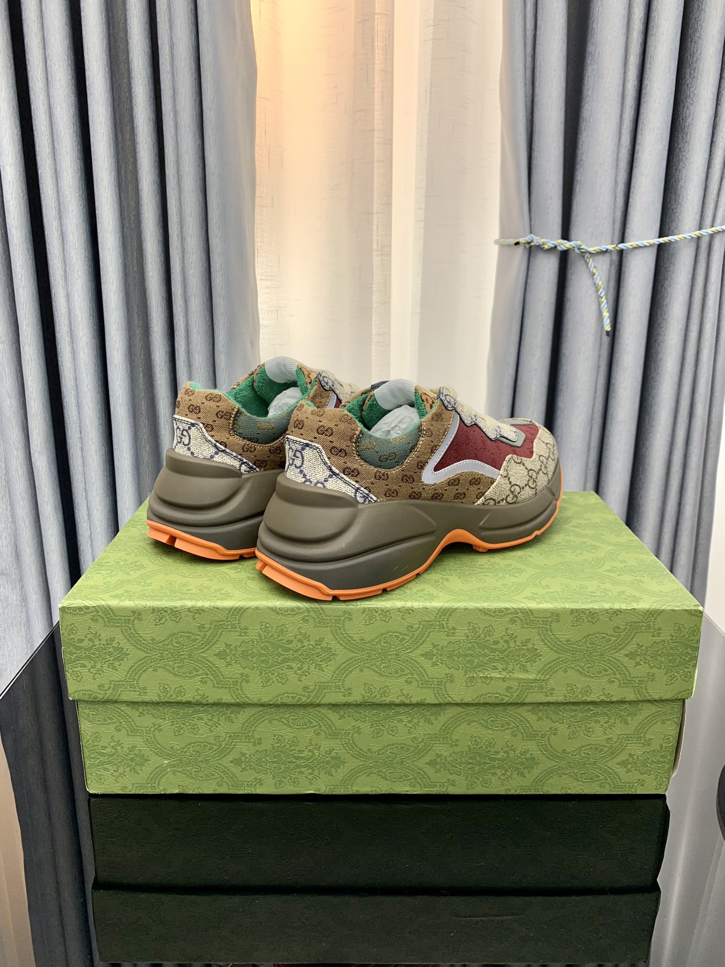 V114P GUCCI Shoes $55 gallery