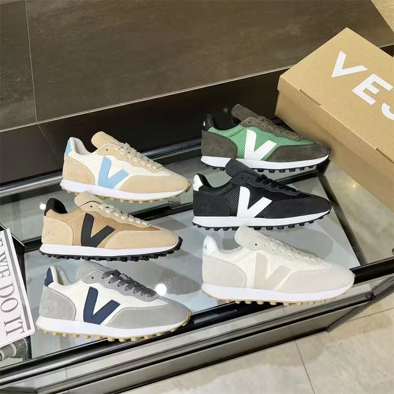 V137P VEJA Shoes $75 gallery