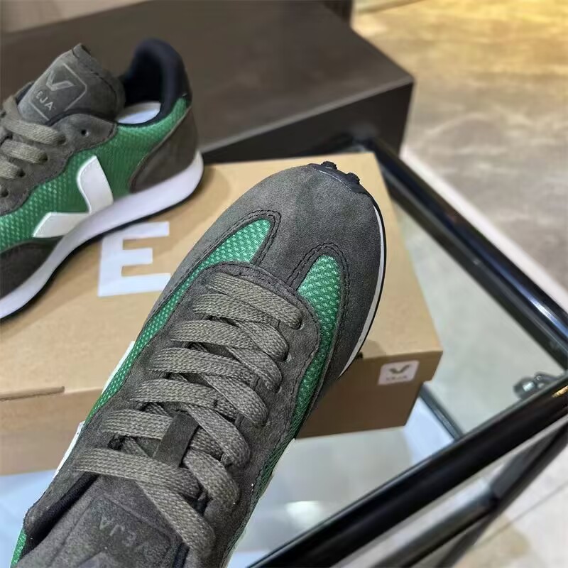 V137P VEJA Shoes $75 gallery