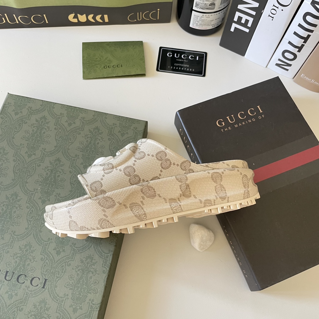 V148P GUCCI slippers $52 gallery
