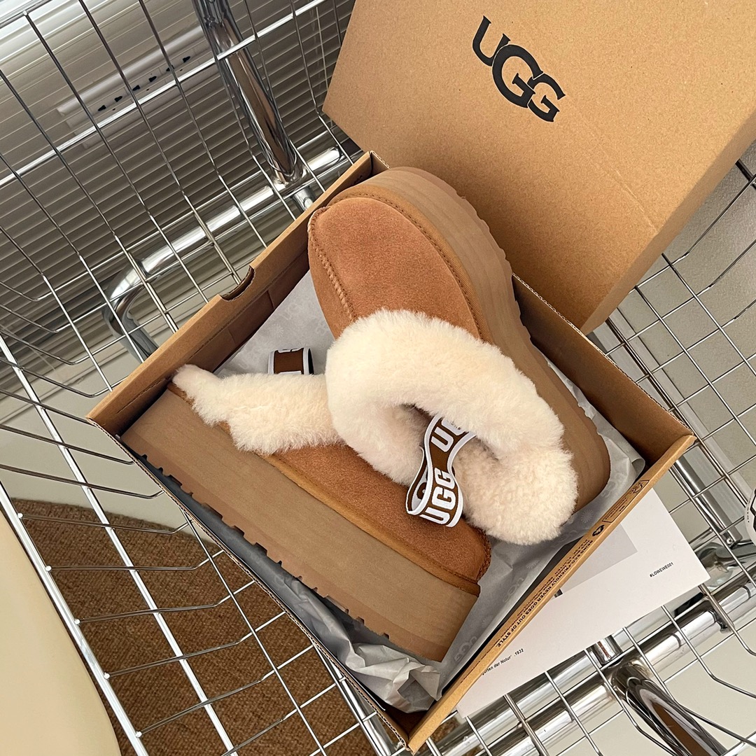 V238P UGG Funkette Thick -bottom sandals $58 gallery