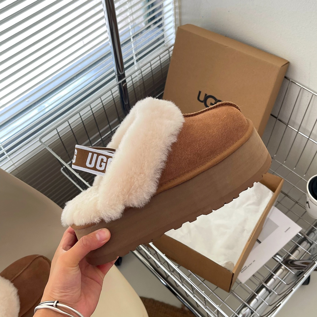 V238P UGG Funkette Thick -bottom sandals $58 gallery