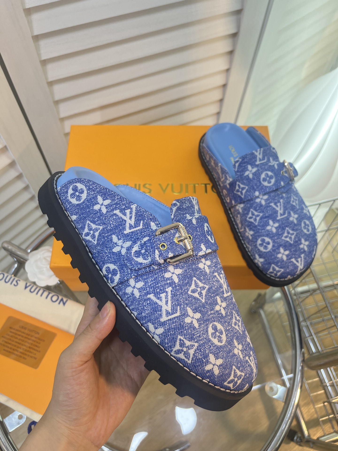 V33P Louis Vuitton slippers $72 gallery