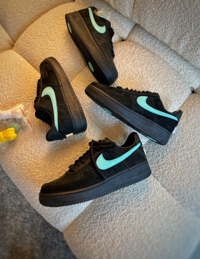 V39P Tiffany & Co x TS x Nike Shoes $50 gallery