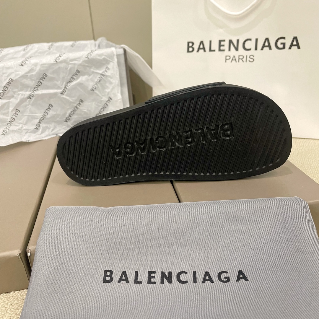 V40P Balenciaga luminous slippers $35.9 gallery