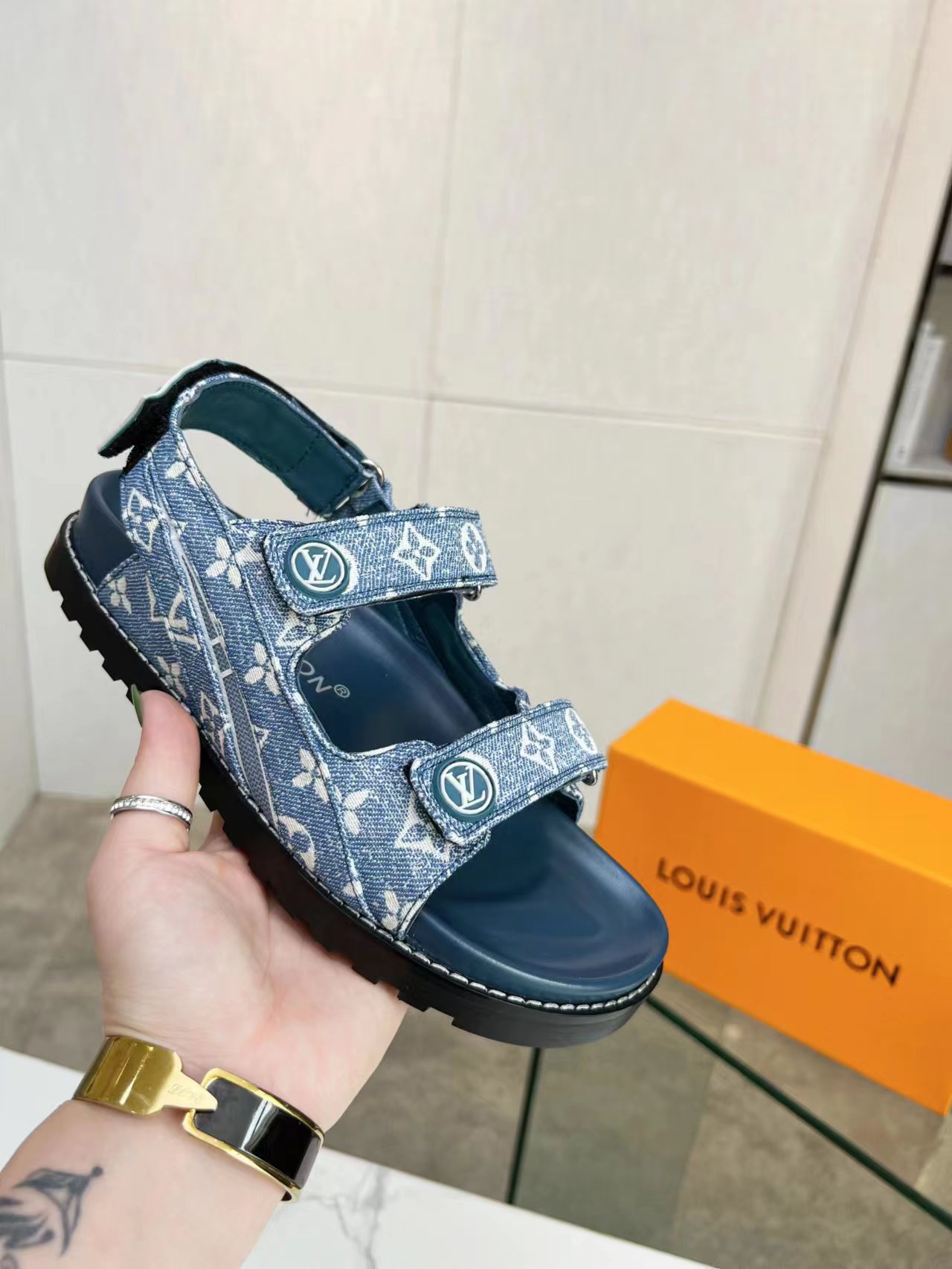 V43P Louis Vuitton sandals $55 gallery