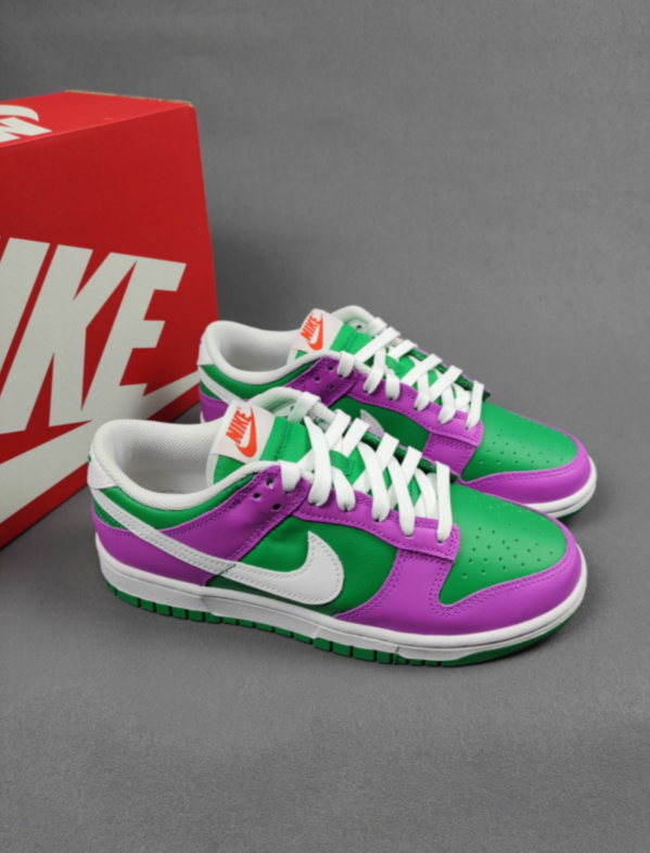 V67P Nike Sb Dunk Low $52 gallery