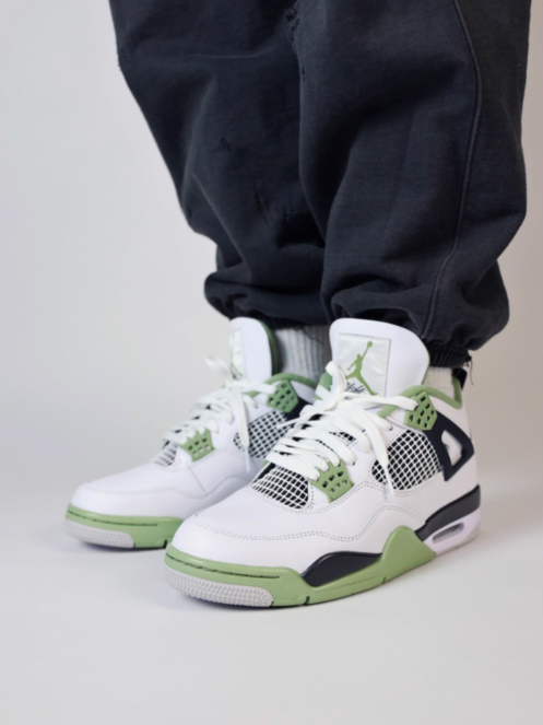 V68P Nike Air Jordan 4 Retro $52 gallery