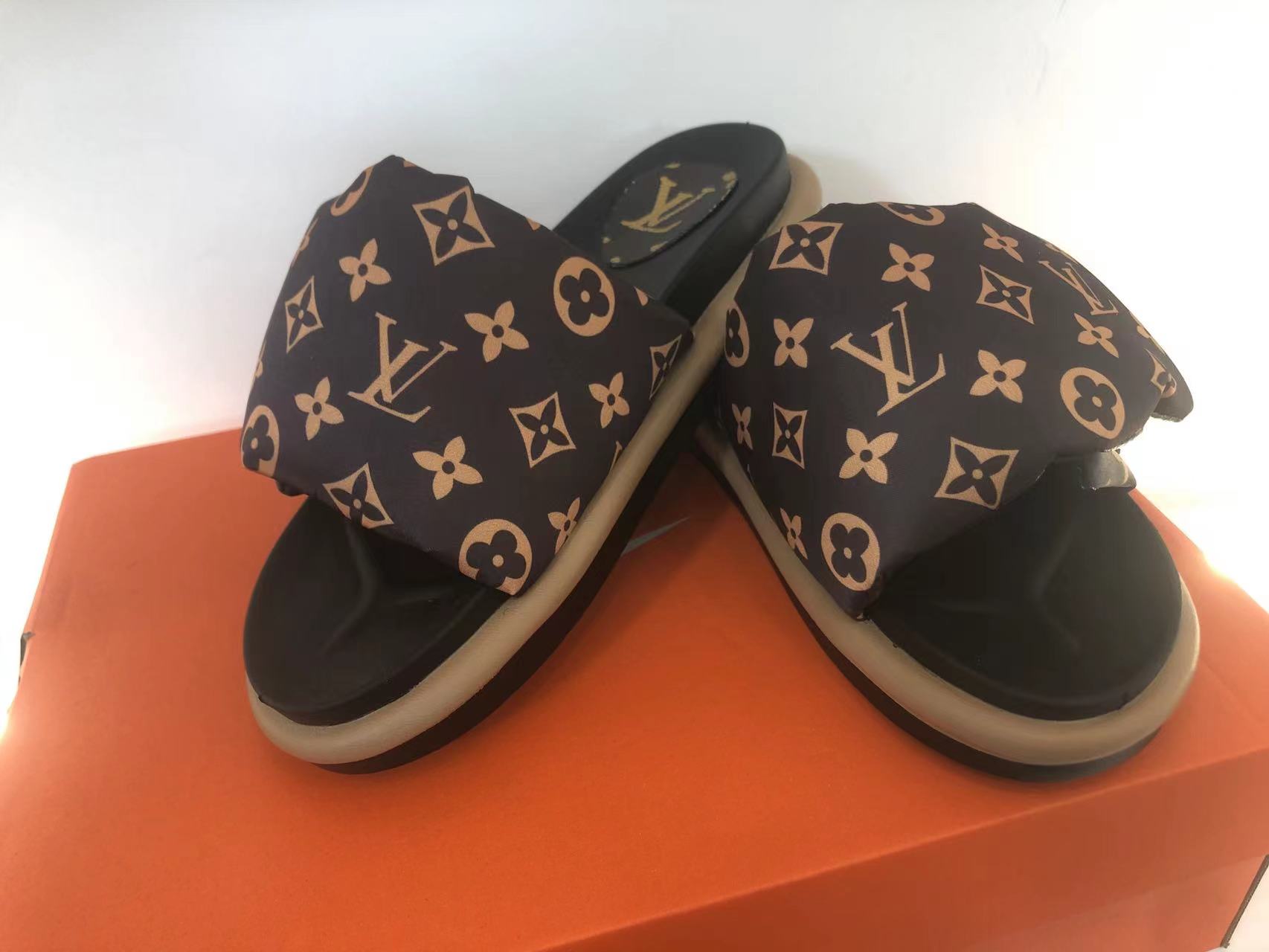 V80P Louis Vuitton slippers $29 gallery