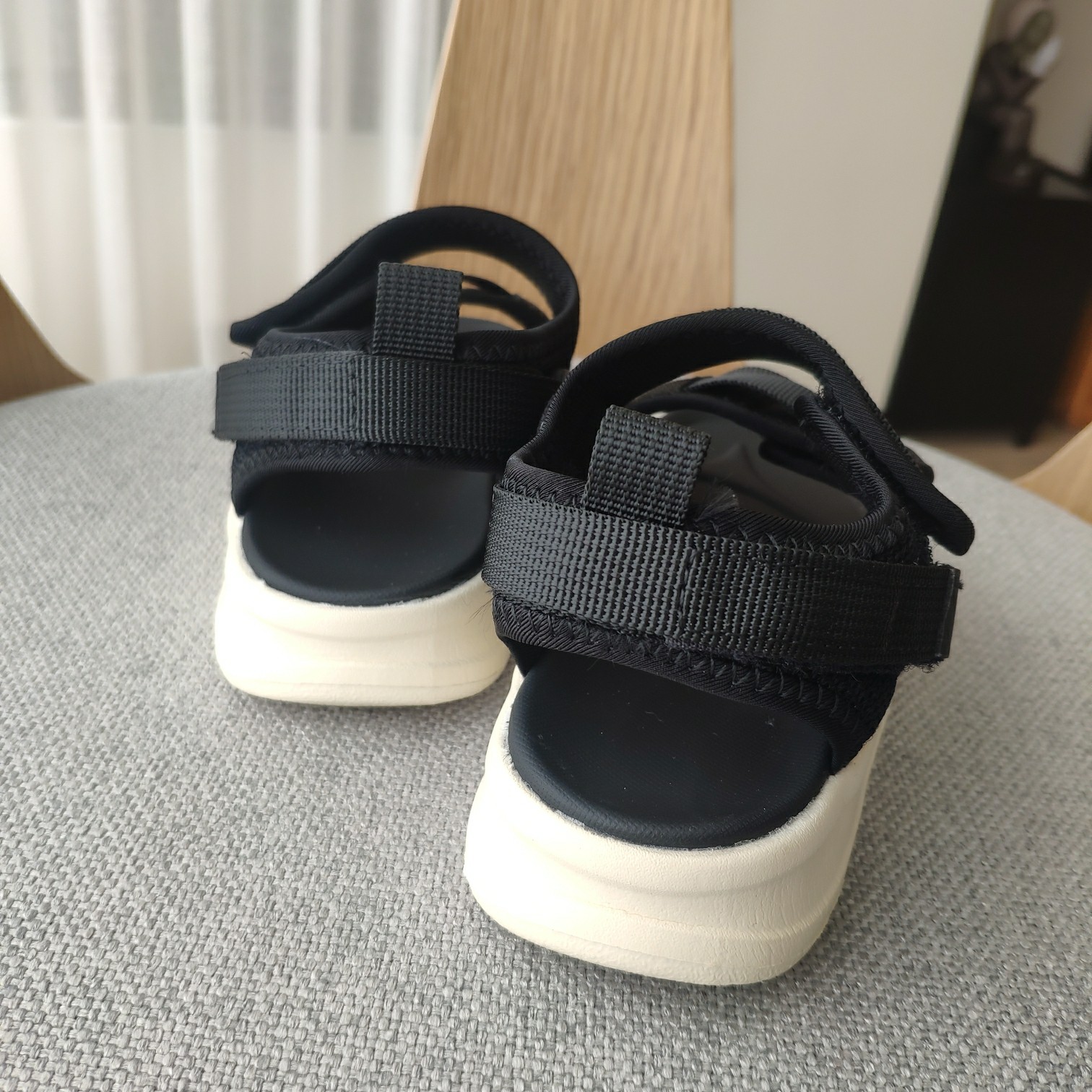 V82P Nike Velcro Kids Sandals $34.99 26-37 gallery
