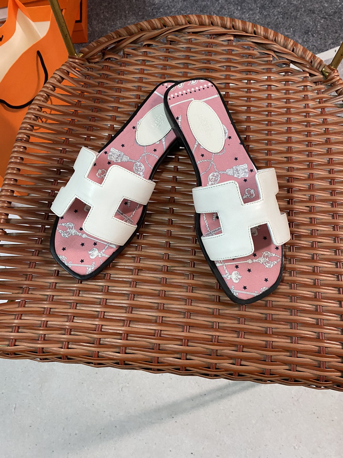 V84P Hermès Slippers $48 gallery