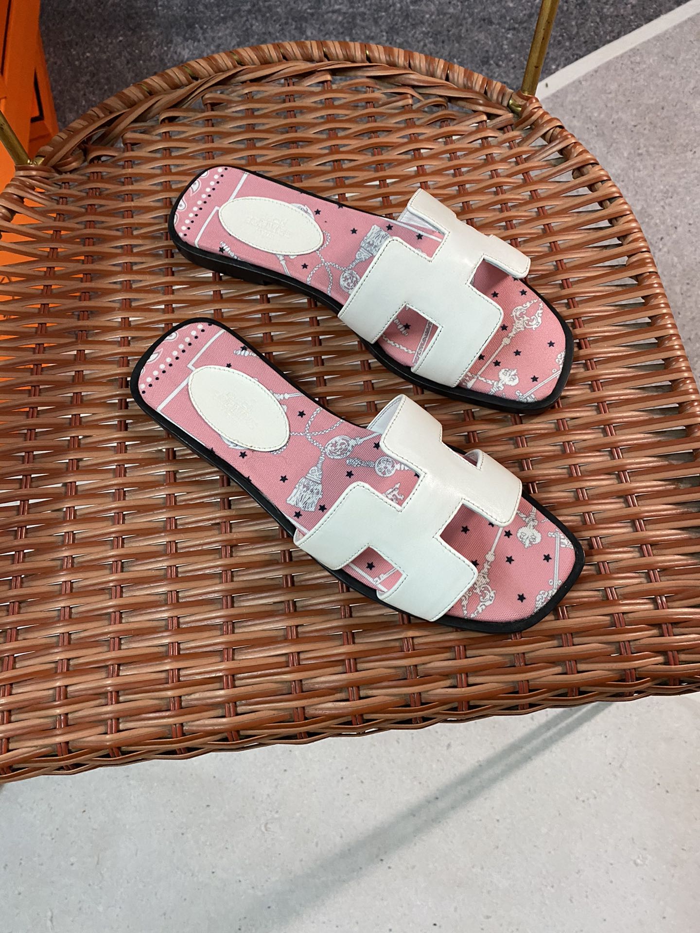 V84P Hermès Slippers $48 gallery