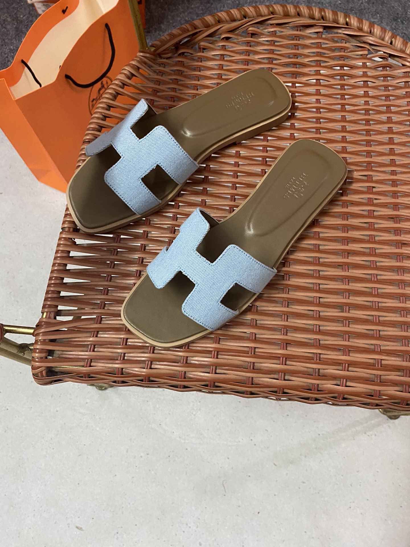 V84P Hermès Slippers $48 gallery