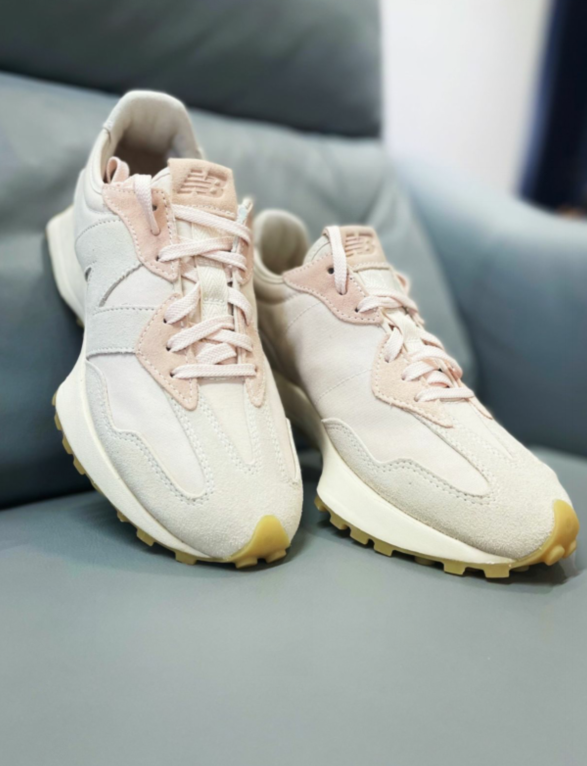 V89P New Balance 327 $52 gallery