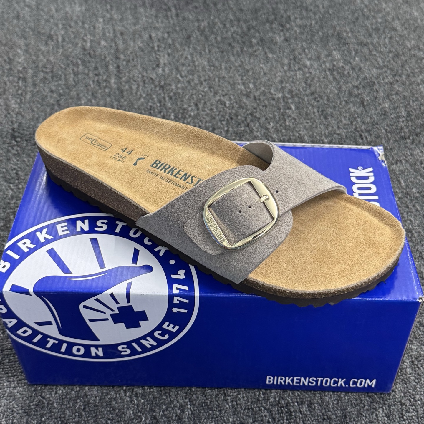 ZH067 Birkenstock Slippers 42$ gallery