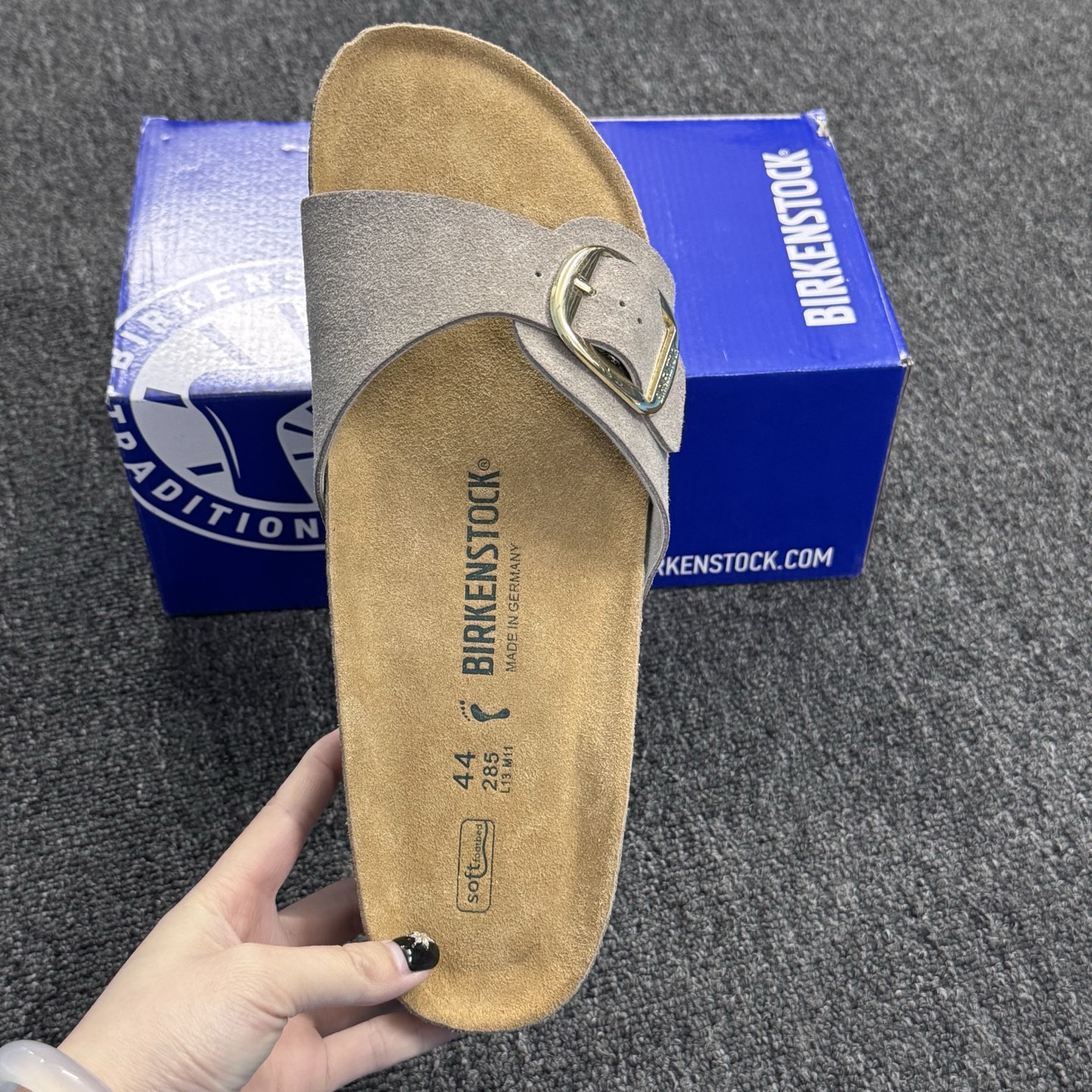 ZH067 Birkenstock Slippers 42$ gallery