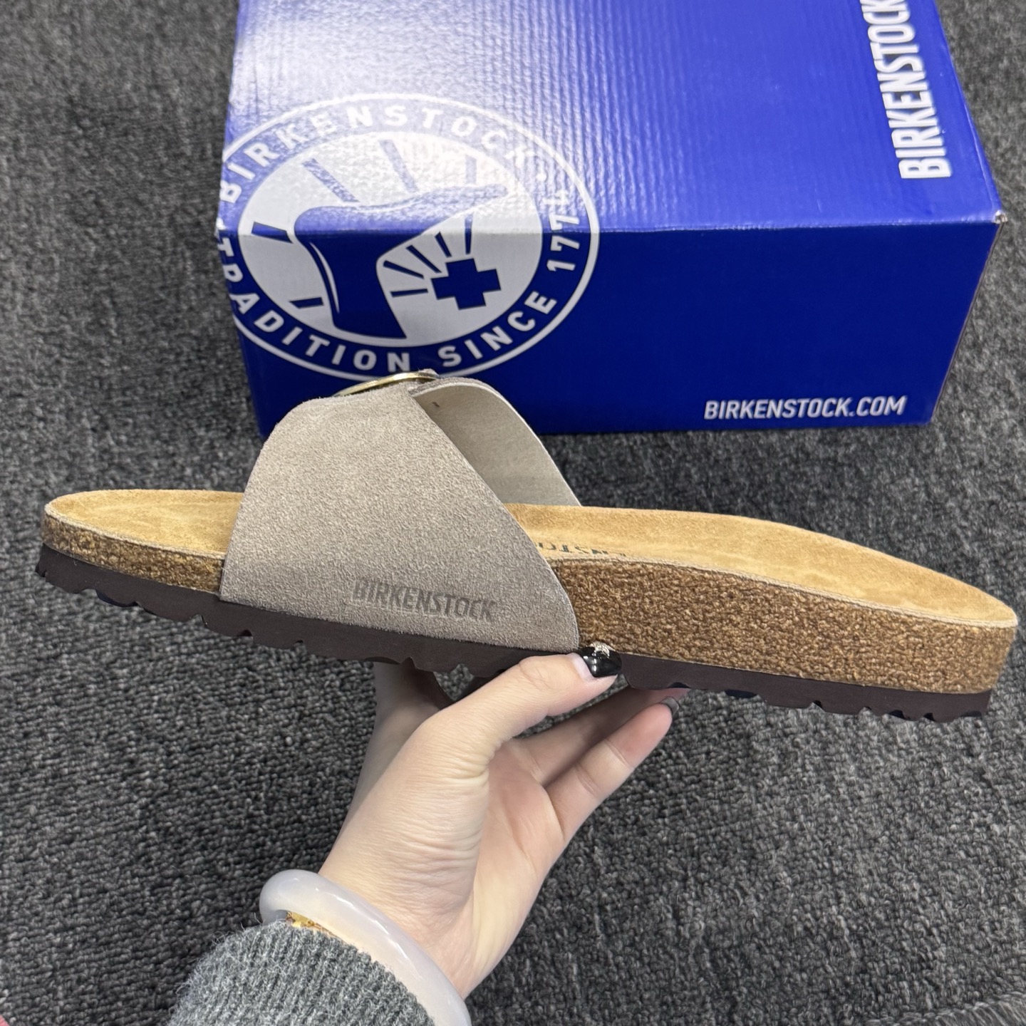 ZH067 Birkenstock Slippers 42$ gallery