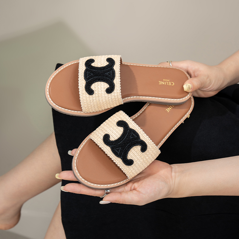 ZH076 Celine slippers 32$ gallery