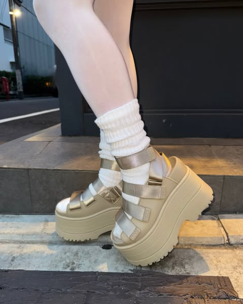 ZH104 UGG platform sandals 68$ gallery