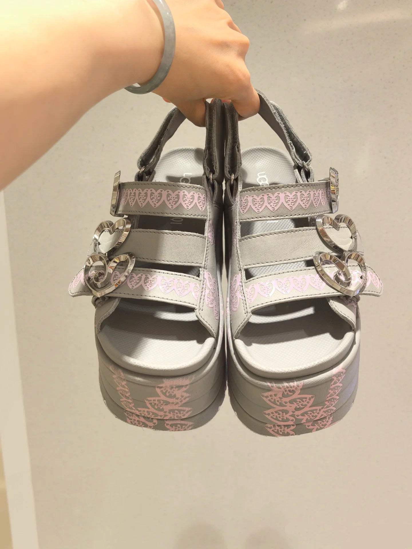 ZH119 UGG platform sandals 69$ gallery