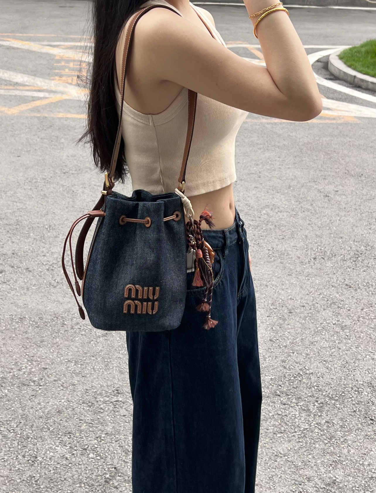 ZH211 MiuMiu Tote Bag 66$ gallery