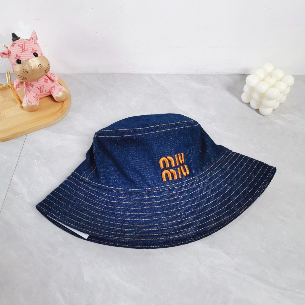 ZH219 MiuMiu new hat cap 19.9-20.6$ gallery
