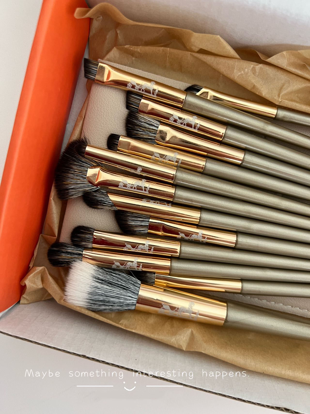 ZH233 Hermès makeup brushes 36$ gallery