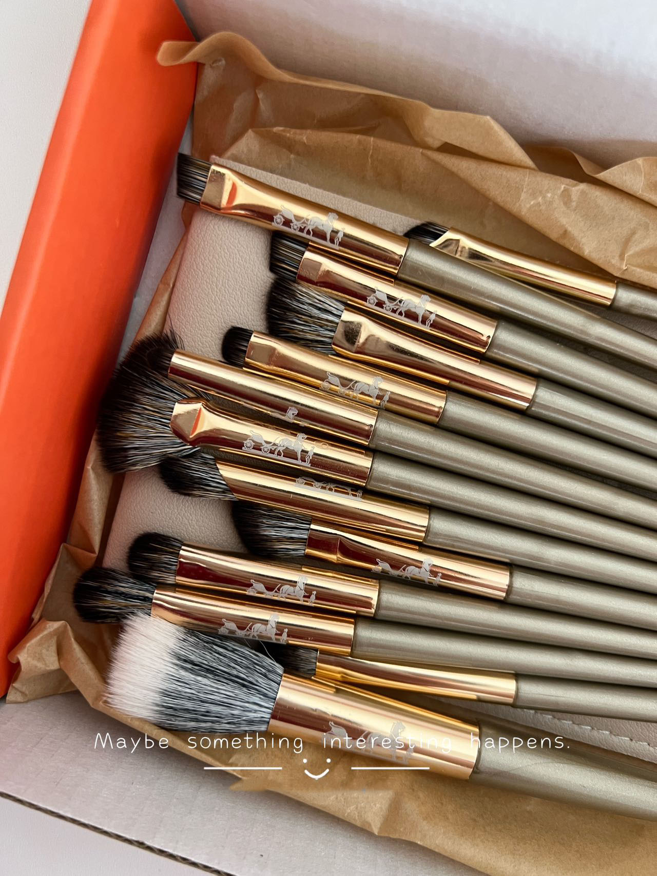 ZH233 Hermès makeup brushes 36$ gallery