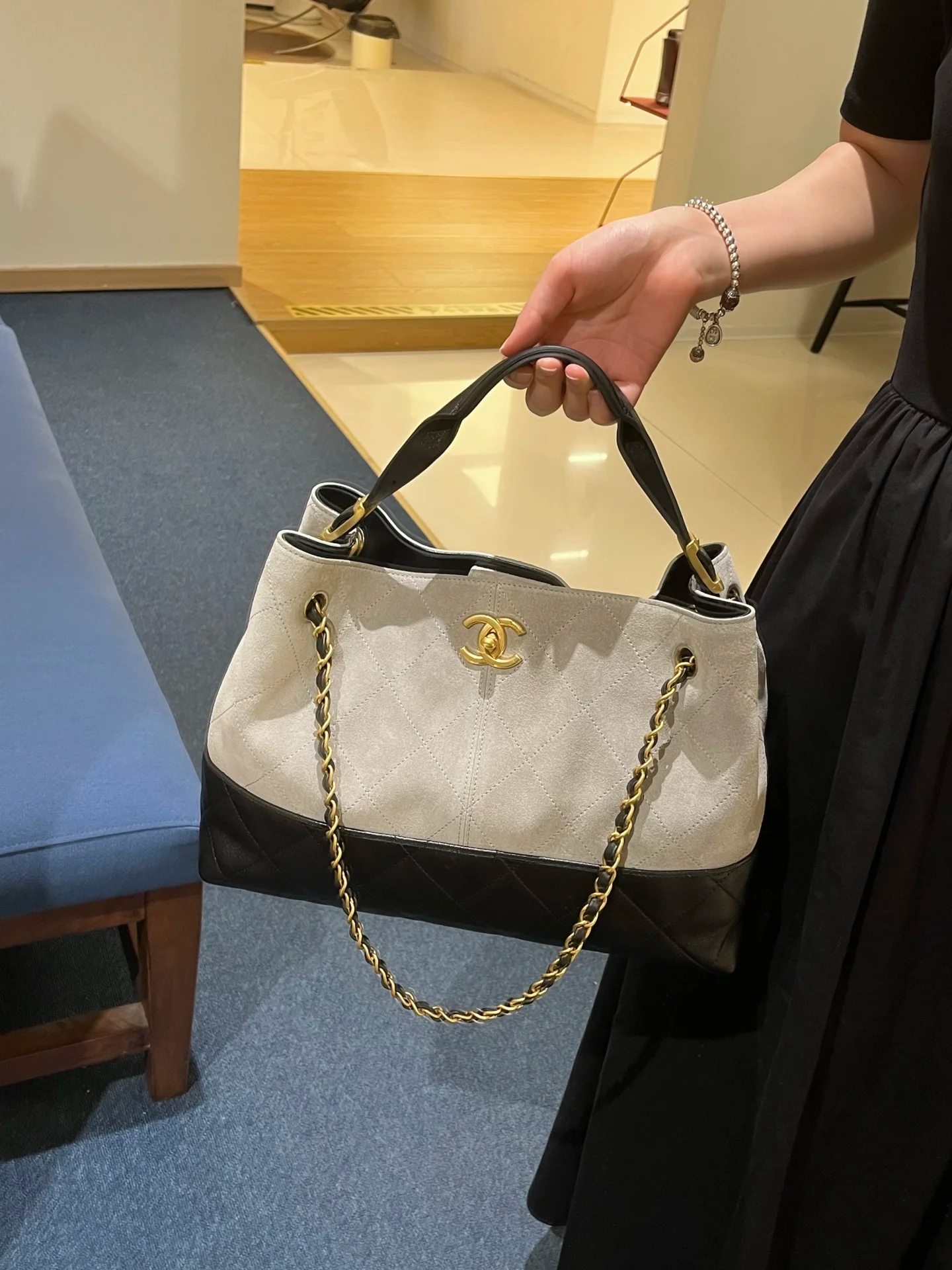 ZH240 CHANEL Bag 62-68$ gallery