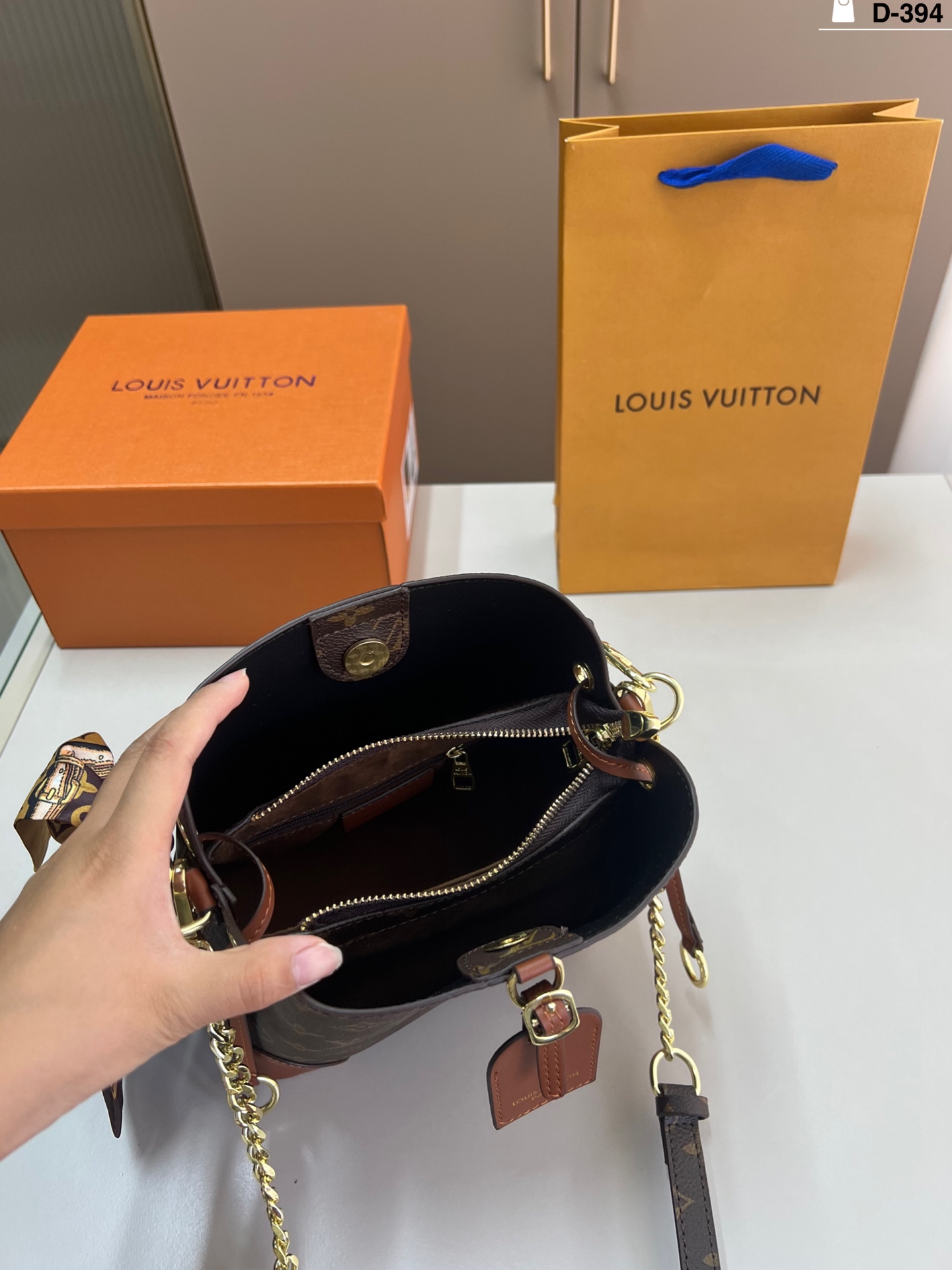 ZH242 LV Louis Vuitton bucket bag 46$ gallery