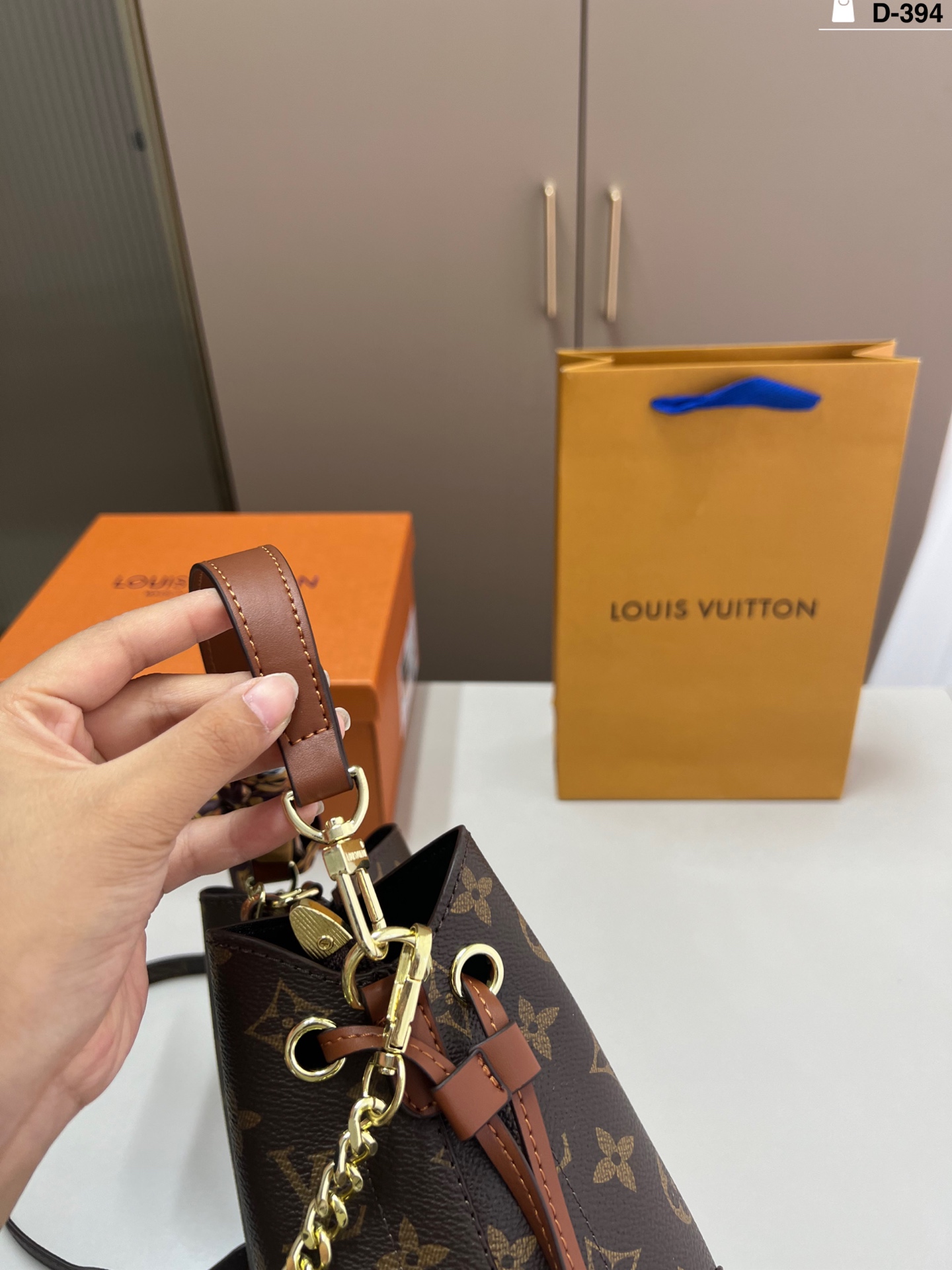 ZH242 LV Louis Vuitton bucket bag 46$ gallery
