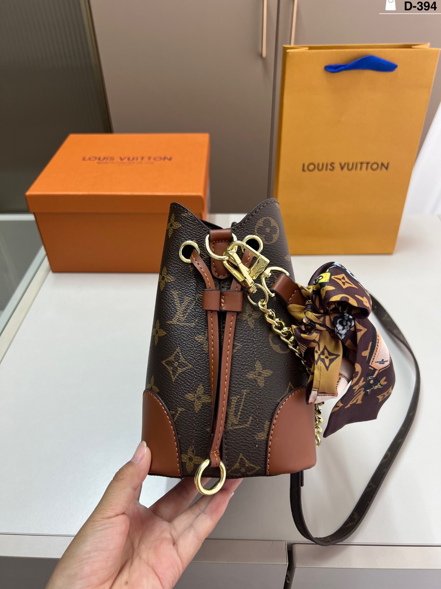ZH242 LV Louis Vuitton bucket bag 46$ gallery