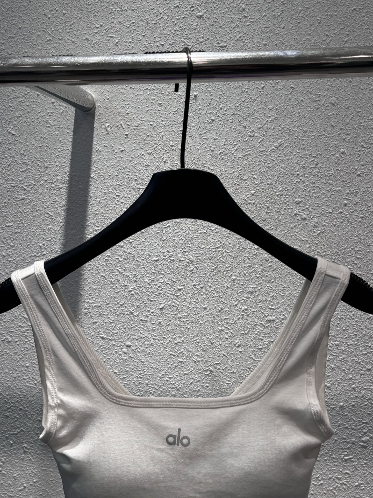 ZH243 ALO Sports Vest 23.6$ gallery