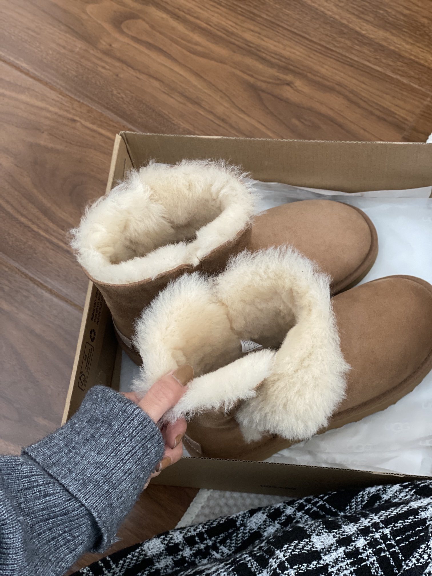 ZH353 UGG mid calf snow boots 59.9$ gallery
