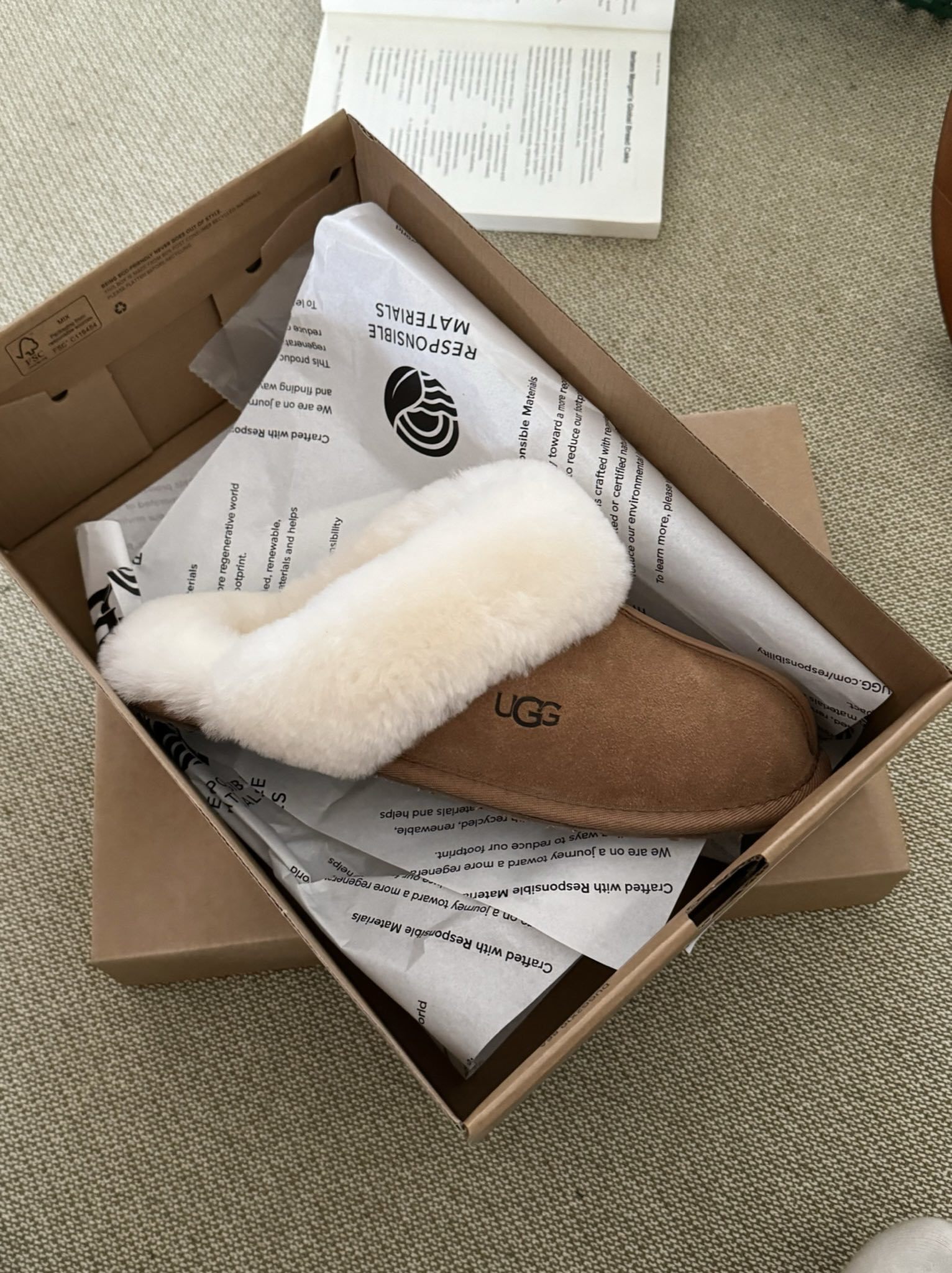 ZH482 UGG slippers 45$ gallery