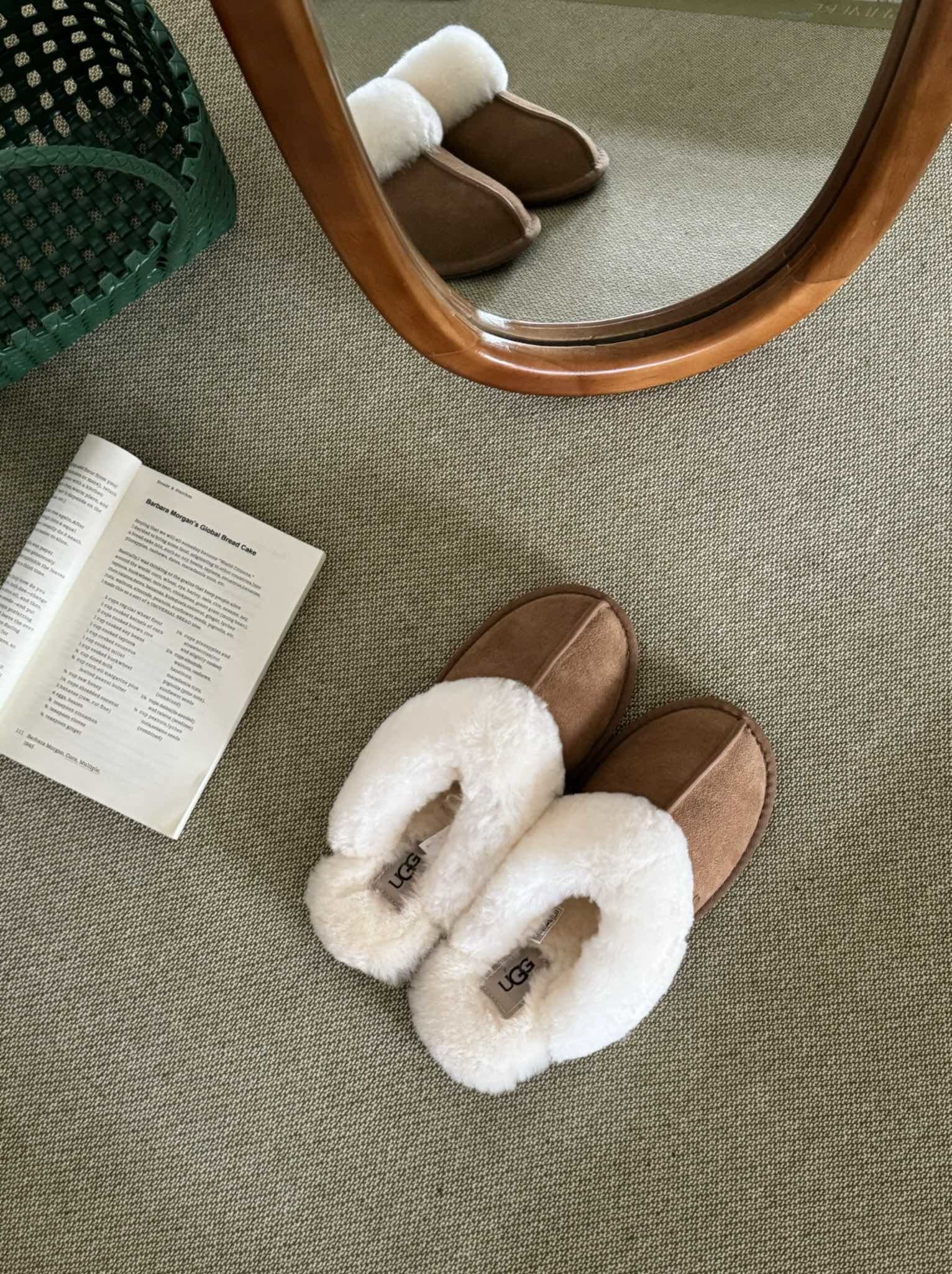 ZH482 UGG slippers 45$ gallery