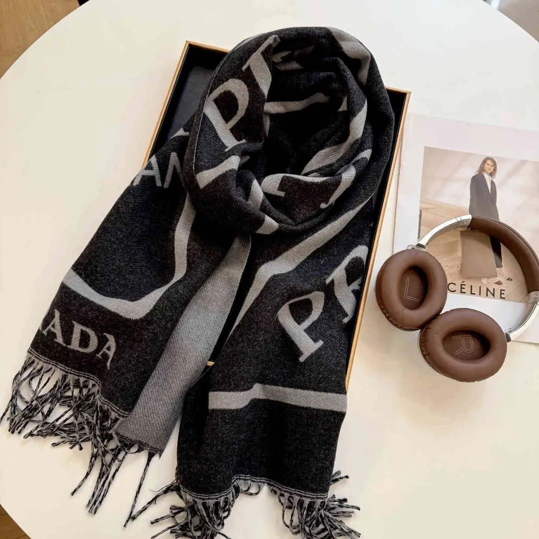 22.66$PRADA   4837-M gallery