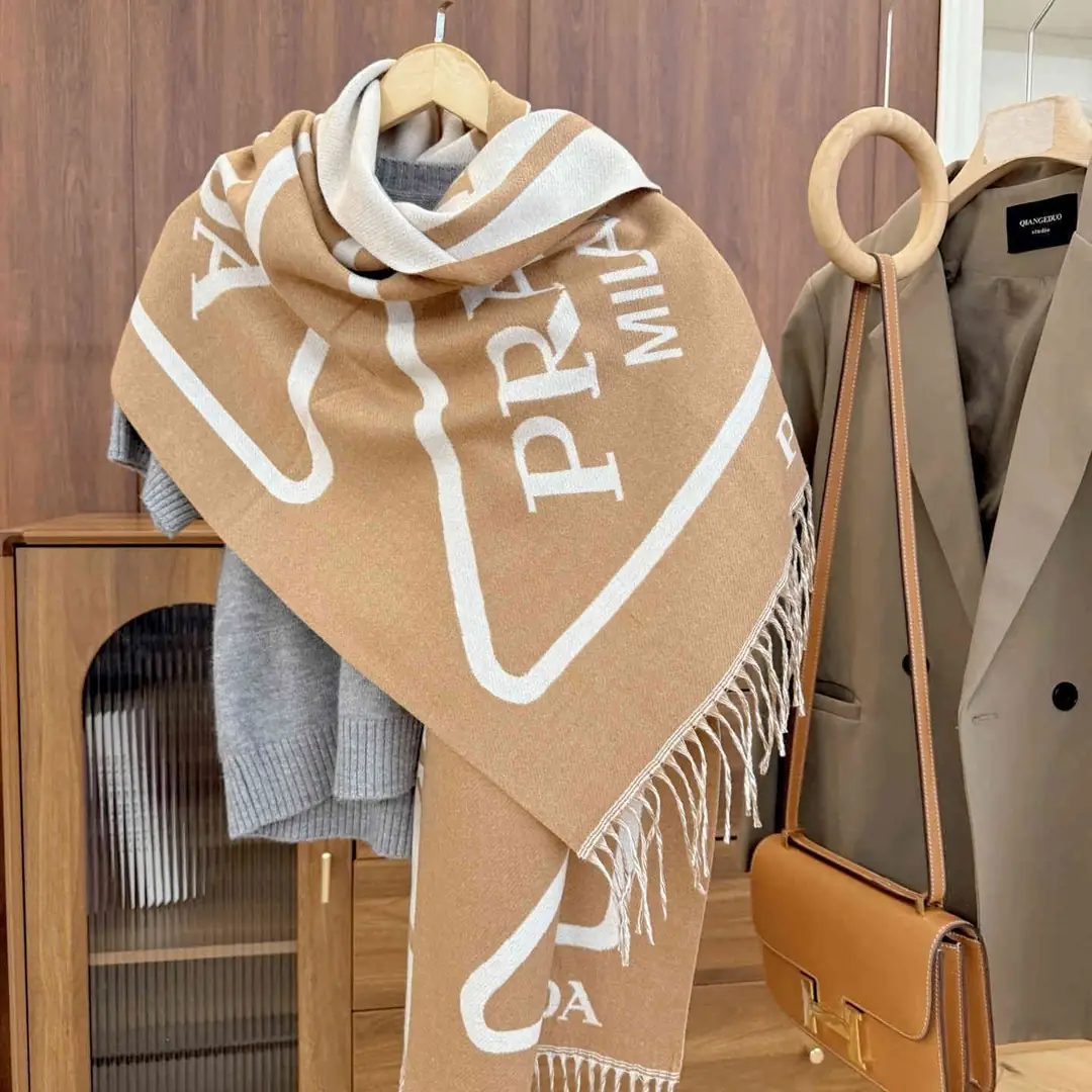 22.66$PRADA   4837-M gallery